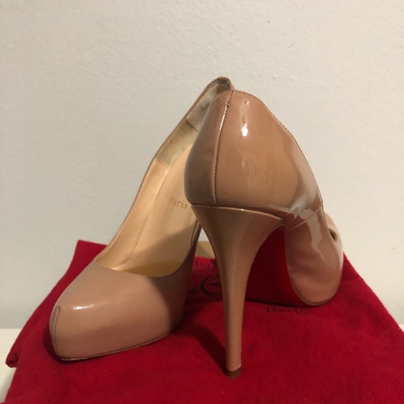 Christian Louboutin Shoes - Christian Louboutin Nude Heels